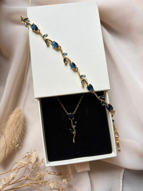 Parure  Bleu Nuit aux cristaux saphir